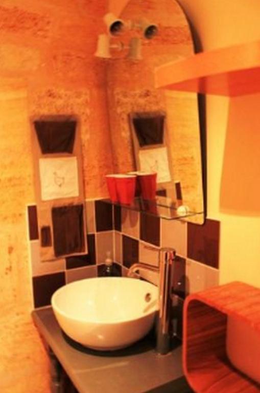 Hotel La Petite Madeleine Castillon-la-Bataille Zimmer foto